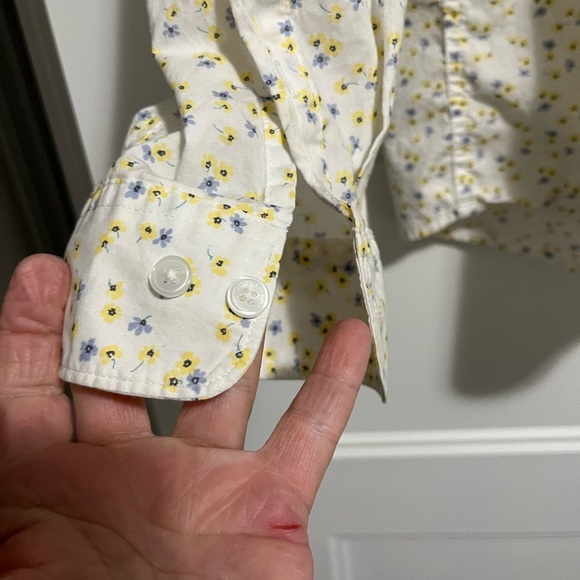 Claiborne White and Yellow Casual Button Down Shirt - Picture 5 of 16